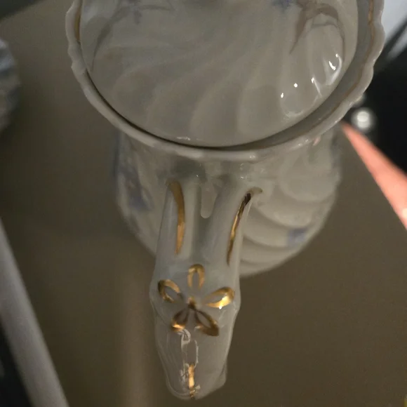 VINTAGE Haviland White Teapot with Blue Floral Design - Picture 11 of 16